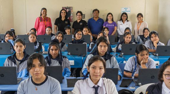TICs Tecnologia Informacion Niñas Niños Educacion Peru